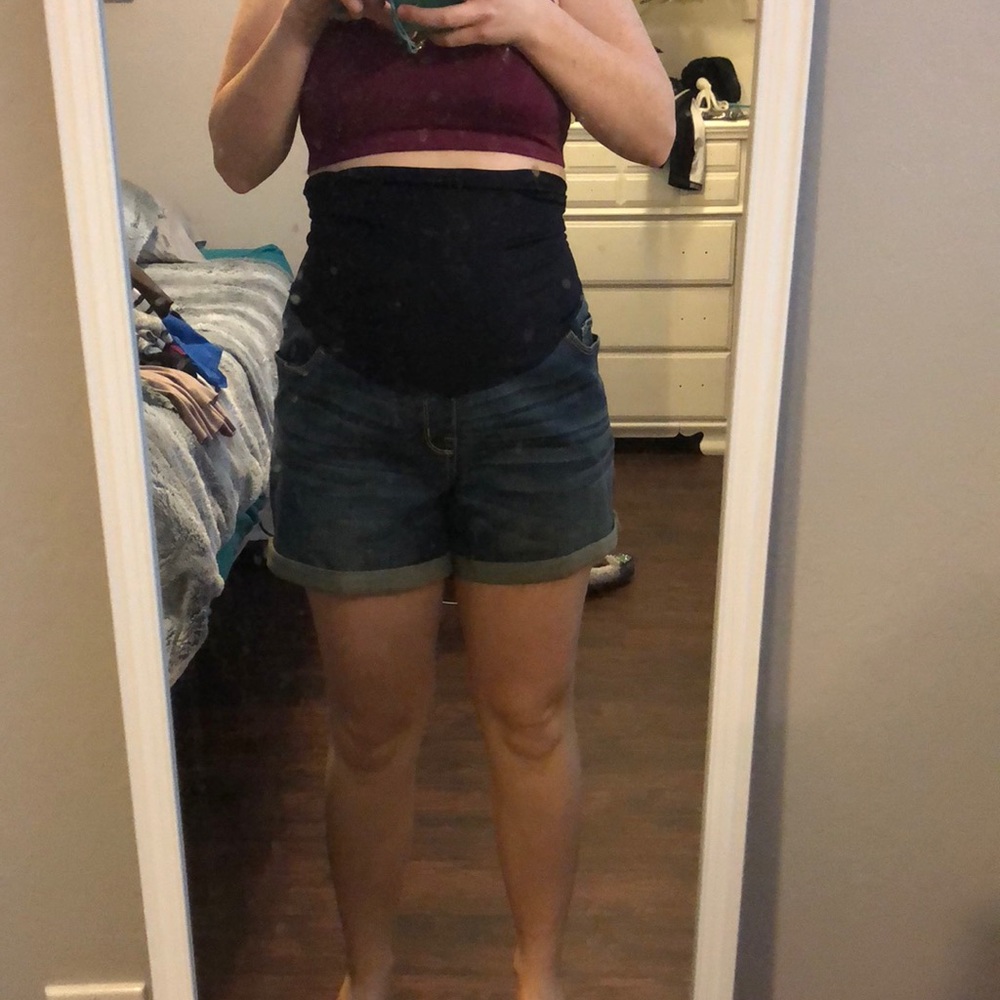 Maternity shorts
